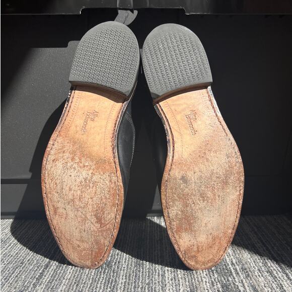 Allen Edmonds Oxford Shoe - Picture 3 of 3